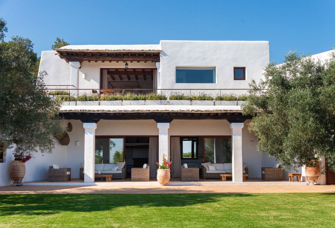 Spectacular Ibizan architecture in the center of the island - 10