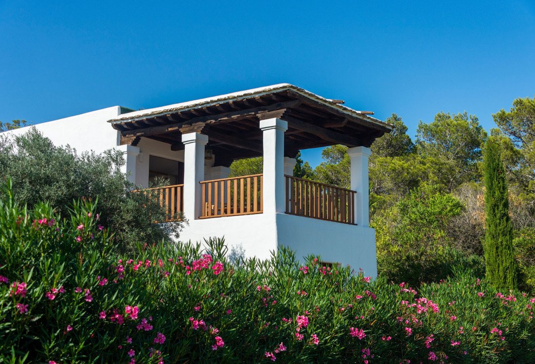 Spectacular Ibizan architecture in the center of the island - 12