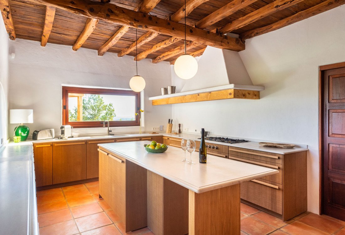 Spectacular Ibizan architecture in the center of the island - 17