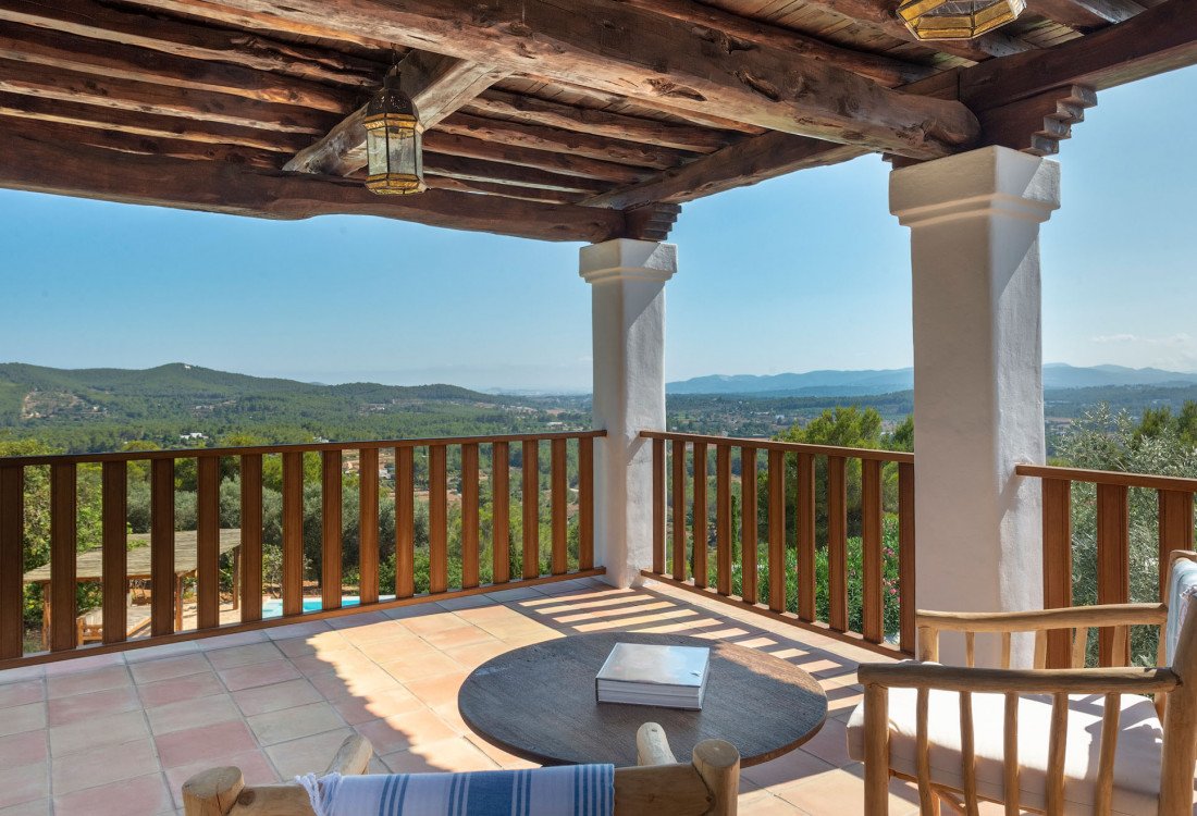 Spectacular Ibizan architecture in the center of the island - 26