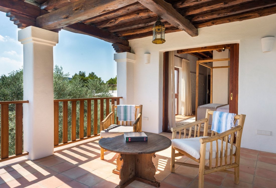 Spectacular Ibizan architecture in the center of the island - 28