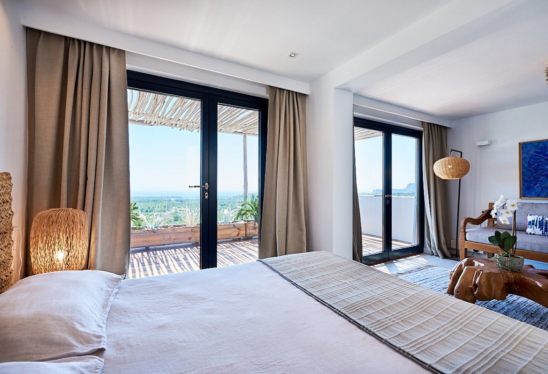 Contemporary luxury in the south of Ibiza - 32