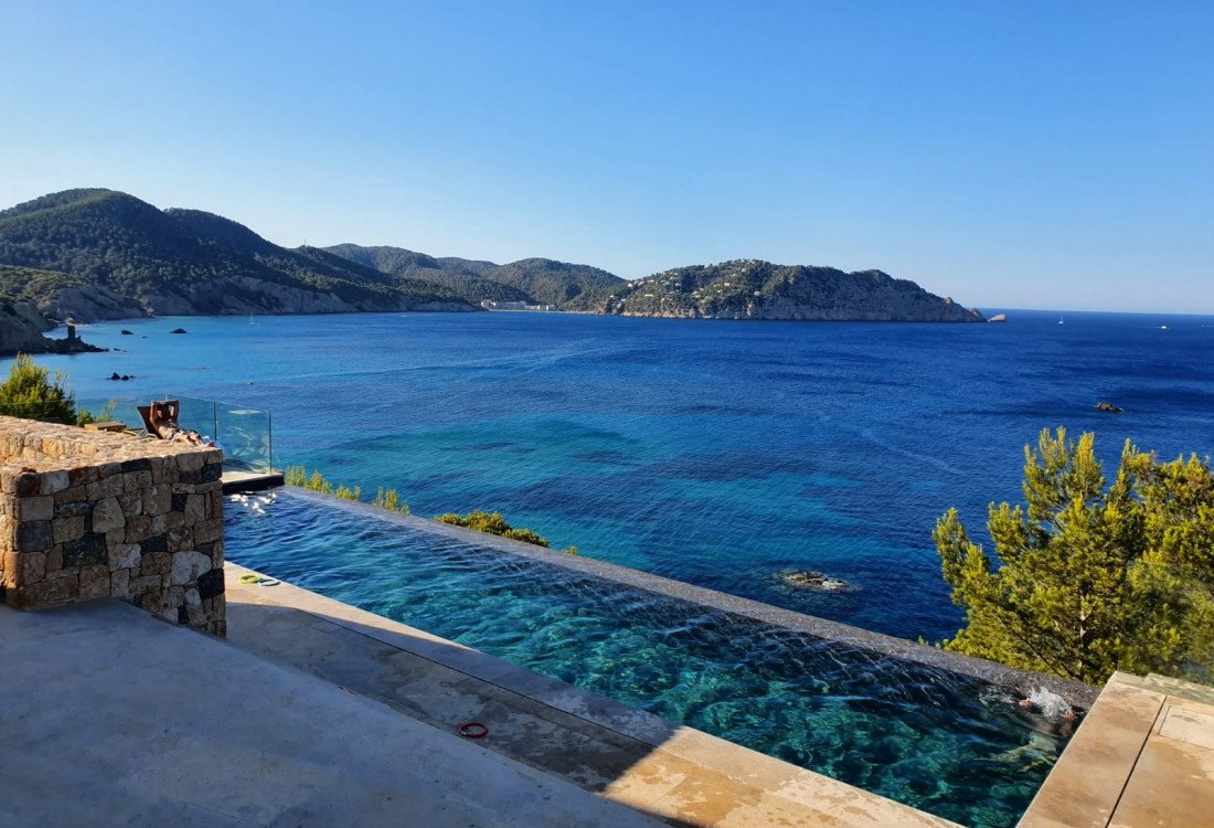 A luxury private villa with a full view of Cala San Vincent bay, unique in location, unrivalled - 6