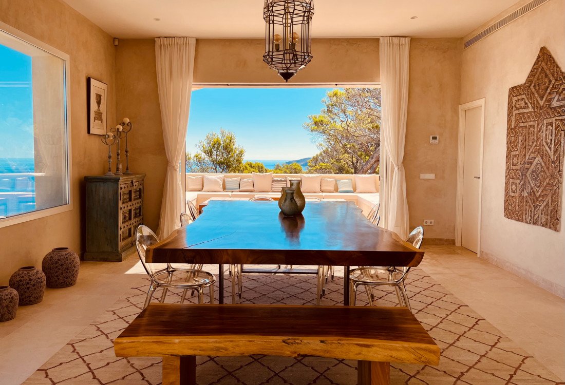 A luxury private villa with a full view of Cala San Vincent bay, unique in location, unrivalled - 19