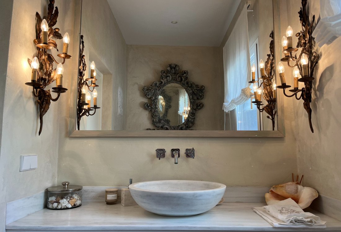 A luxury private villa with a full view of Cala San Vincent bay, unique in location, unrivalled - 23