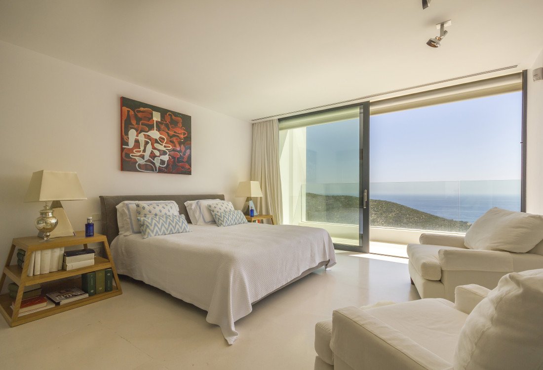 Extraordinary luxury villa with stunning sea views - 12