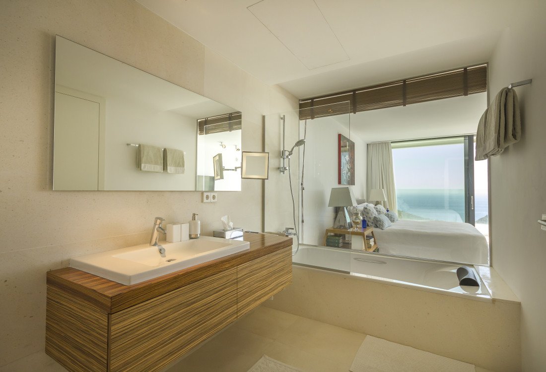 Extraordinary luxury villa with stunning sea views - 23