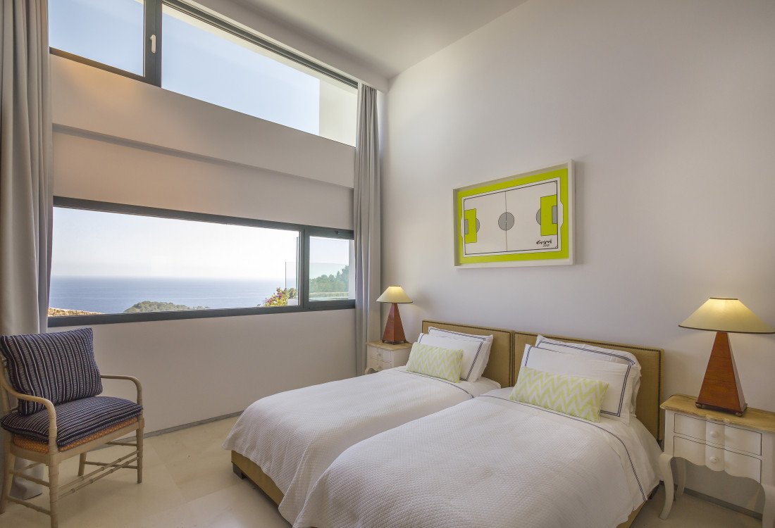 Extraordinary luxury villa with stunning sea views - 25