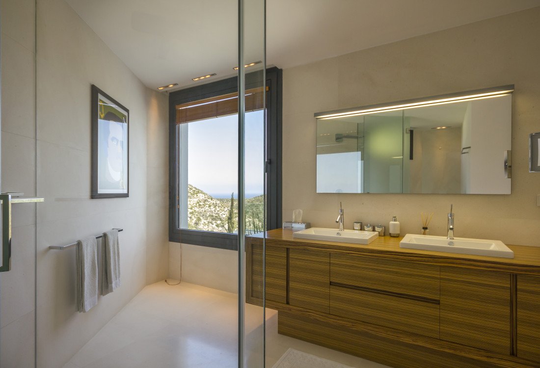 Extraordinary luxury villa with stunning sea views - 26