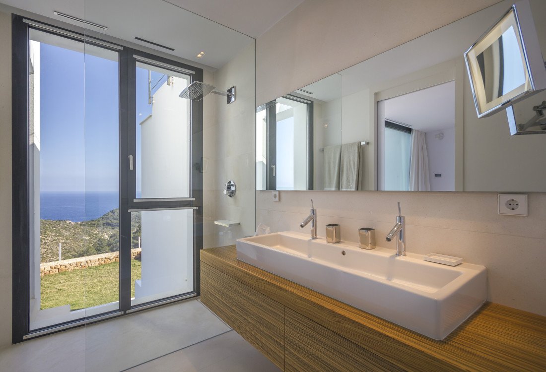 Extraordinary luxury villa with stunning sea views - 28