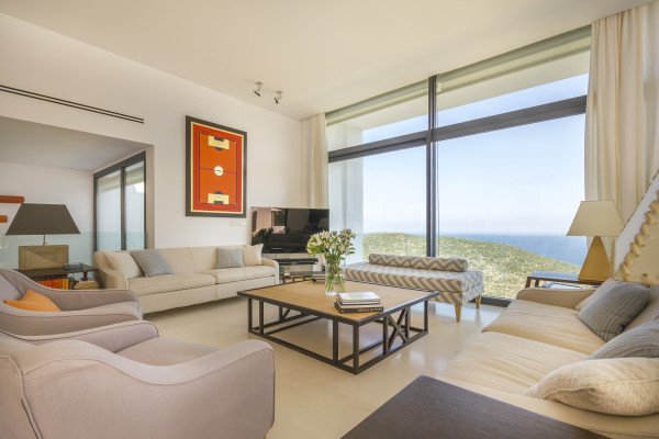 Extraordinary luxury villa with stunning sea views - 3