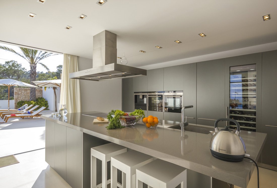 Extraordinary luxury villa with stunning sea views - 32