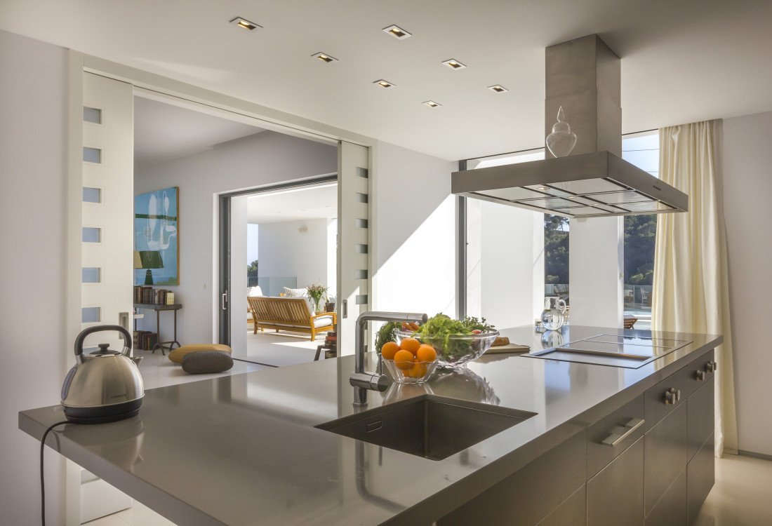 Extraordinary luxury villa with stunning sea views - 14