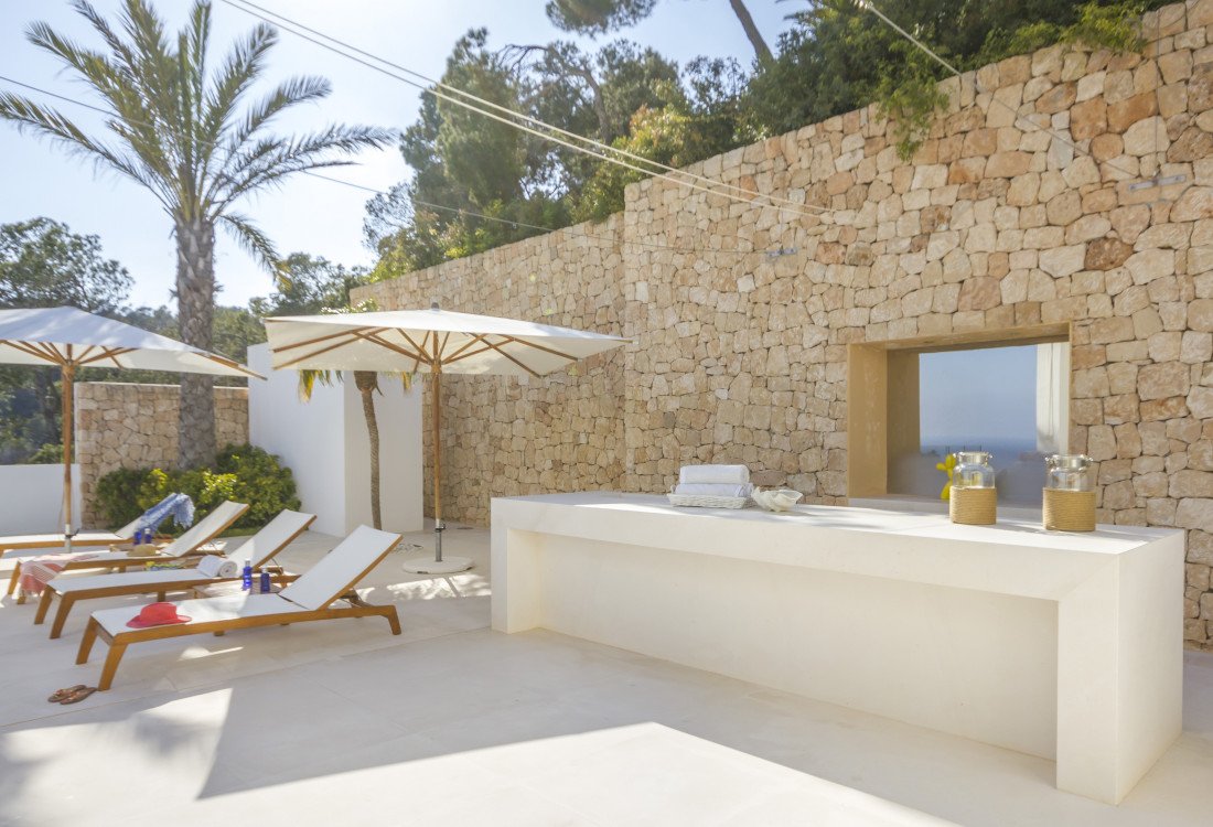 Extraordinary luxury villa with stunning sea views - 16