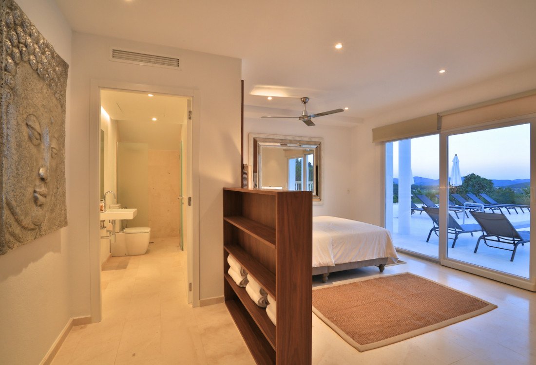 Exclusive villa in the hills of Es Cubells - 17