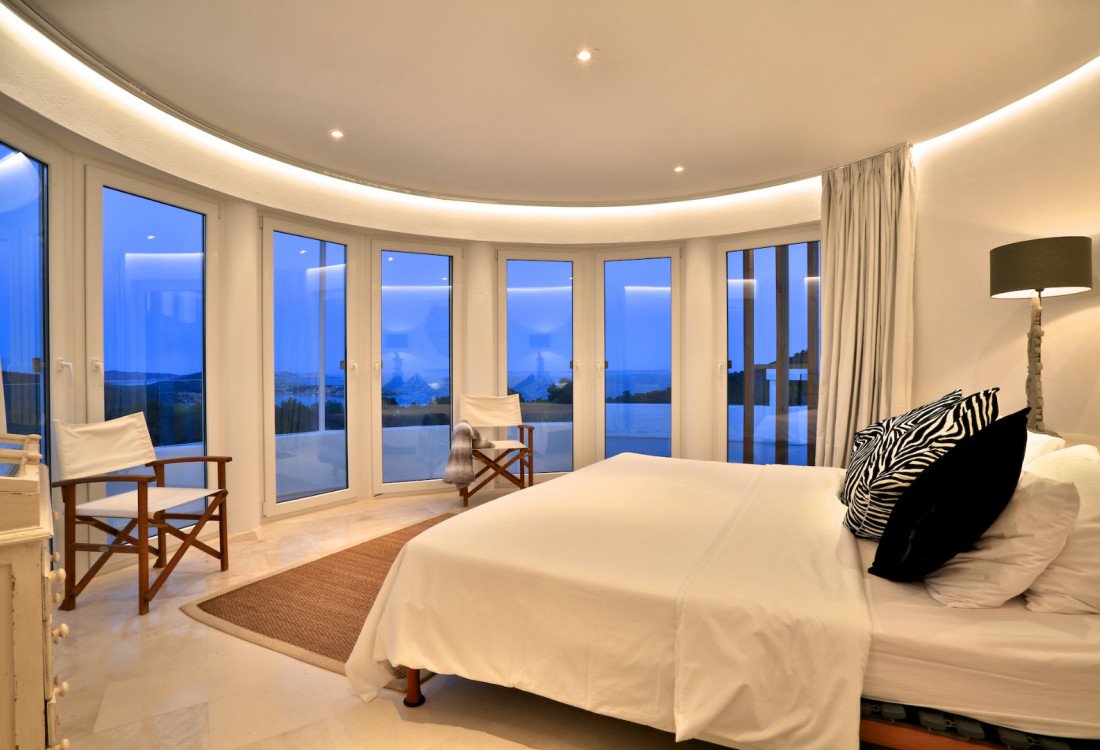Exclusive villa in the hills of Es Cubells - 16