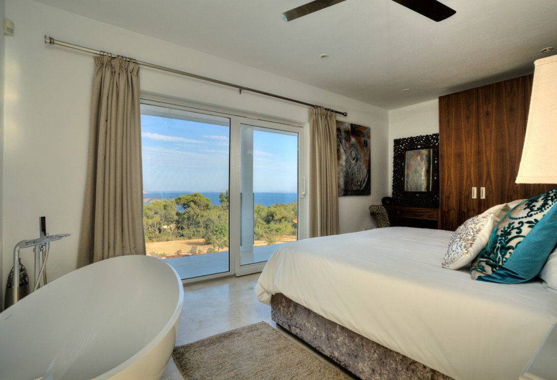 Exclusive villa in the hills of Es Cubells - 4