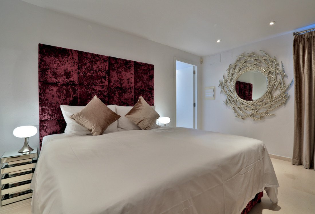 Exclusive villa in the hills of Es Cubells - 19