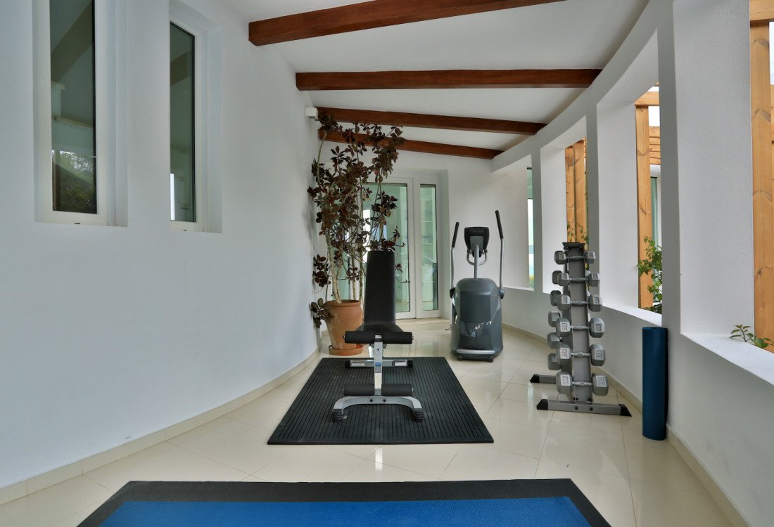 Exclusive villa in the hills of Es Cubells - 10