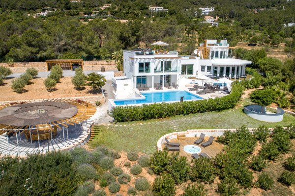 Exclusive villa in the hills of Es Cubells - 3