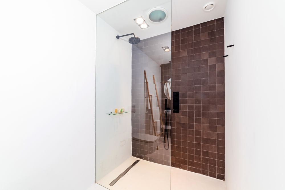 A contemporary elegant villa, in very convenient location - 11