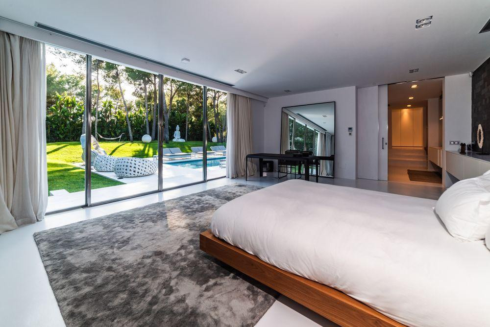 A contemporary elegant villa, in very convenient location - 16