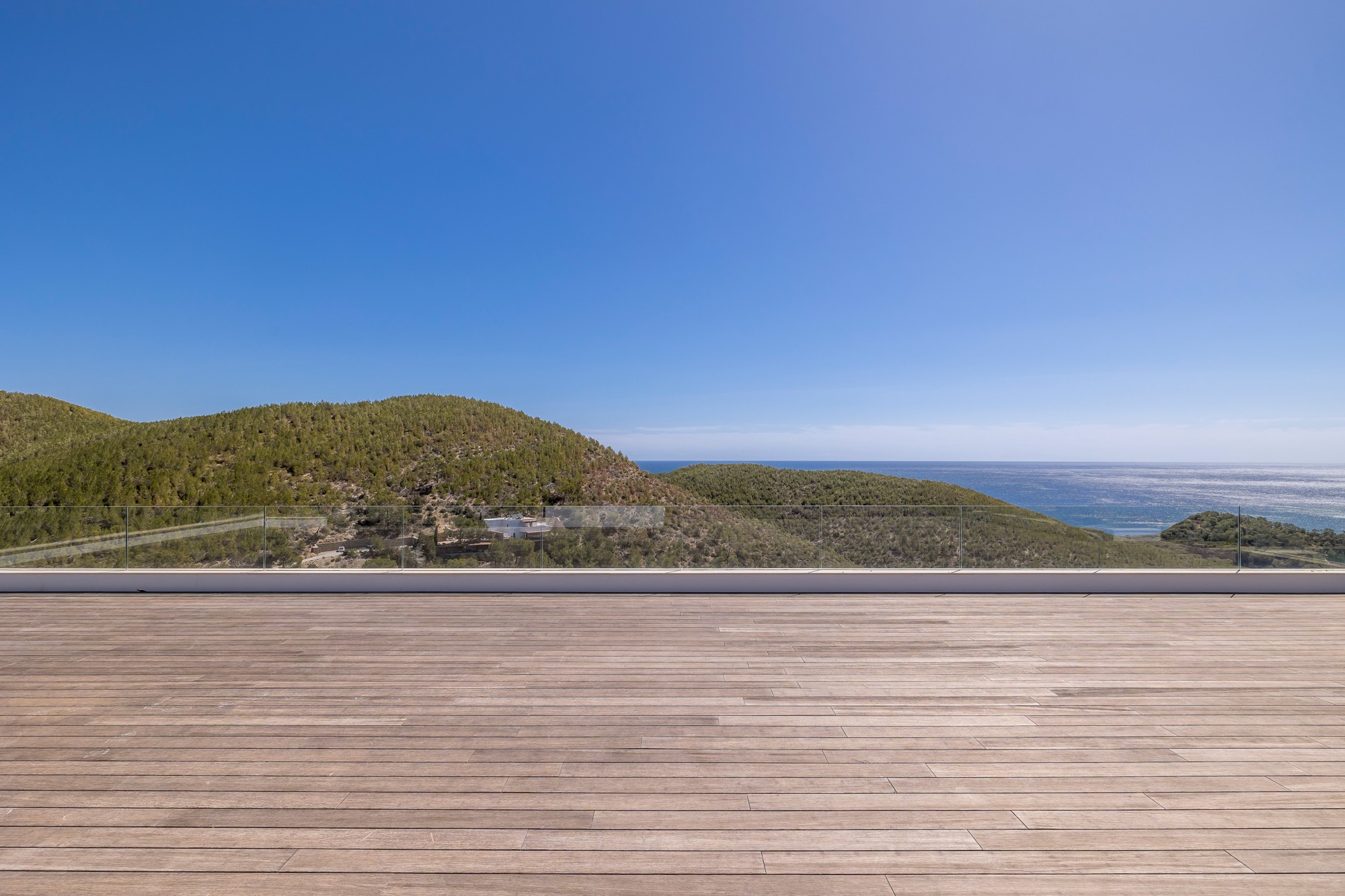 Villa de nueva construcción con vistas al mar - 18