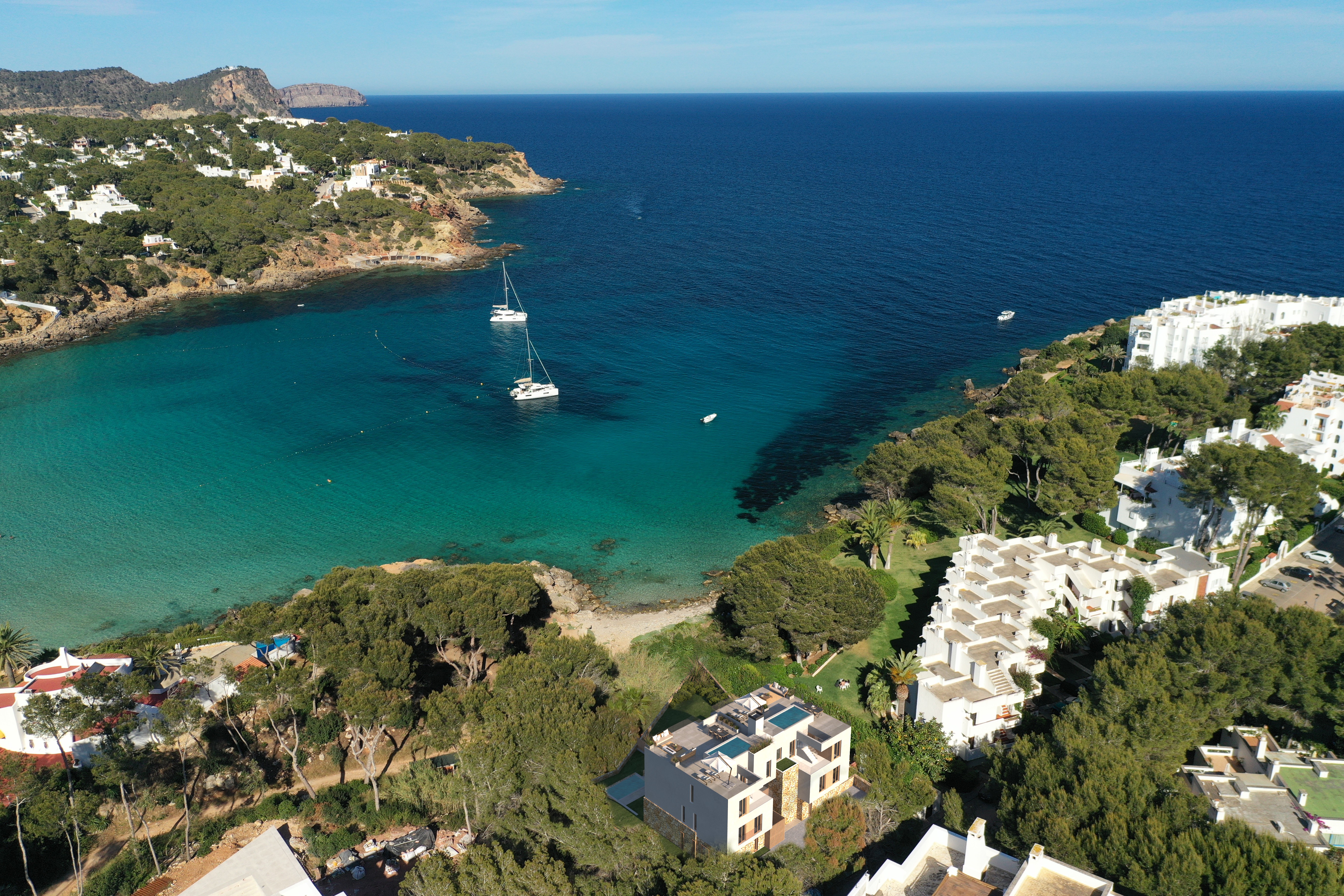 Lujosos apartamentos de nueva construcción frente al mar - 1