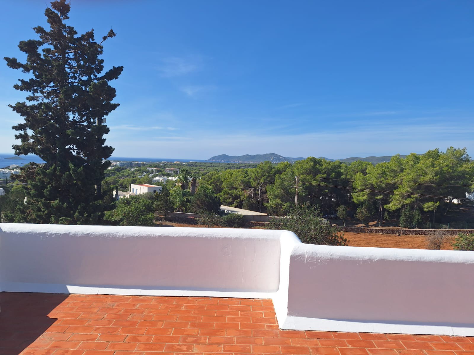 Well maintained villa with sea view - 16