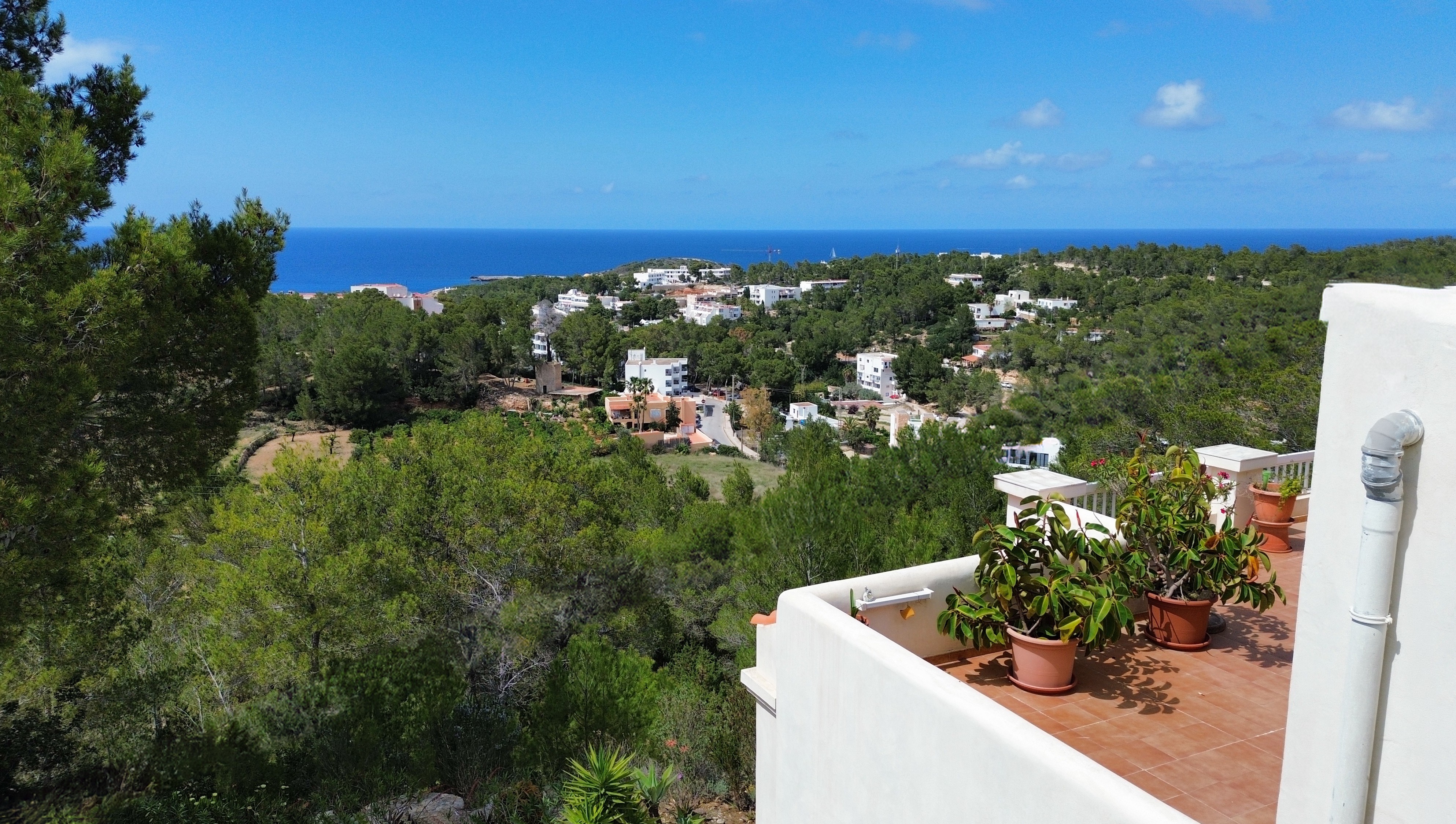 Preciosa casa independiente con vistas despejadas al mar - 3