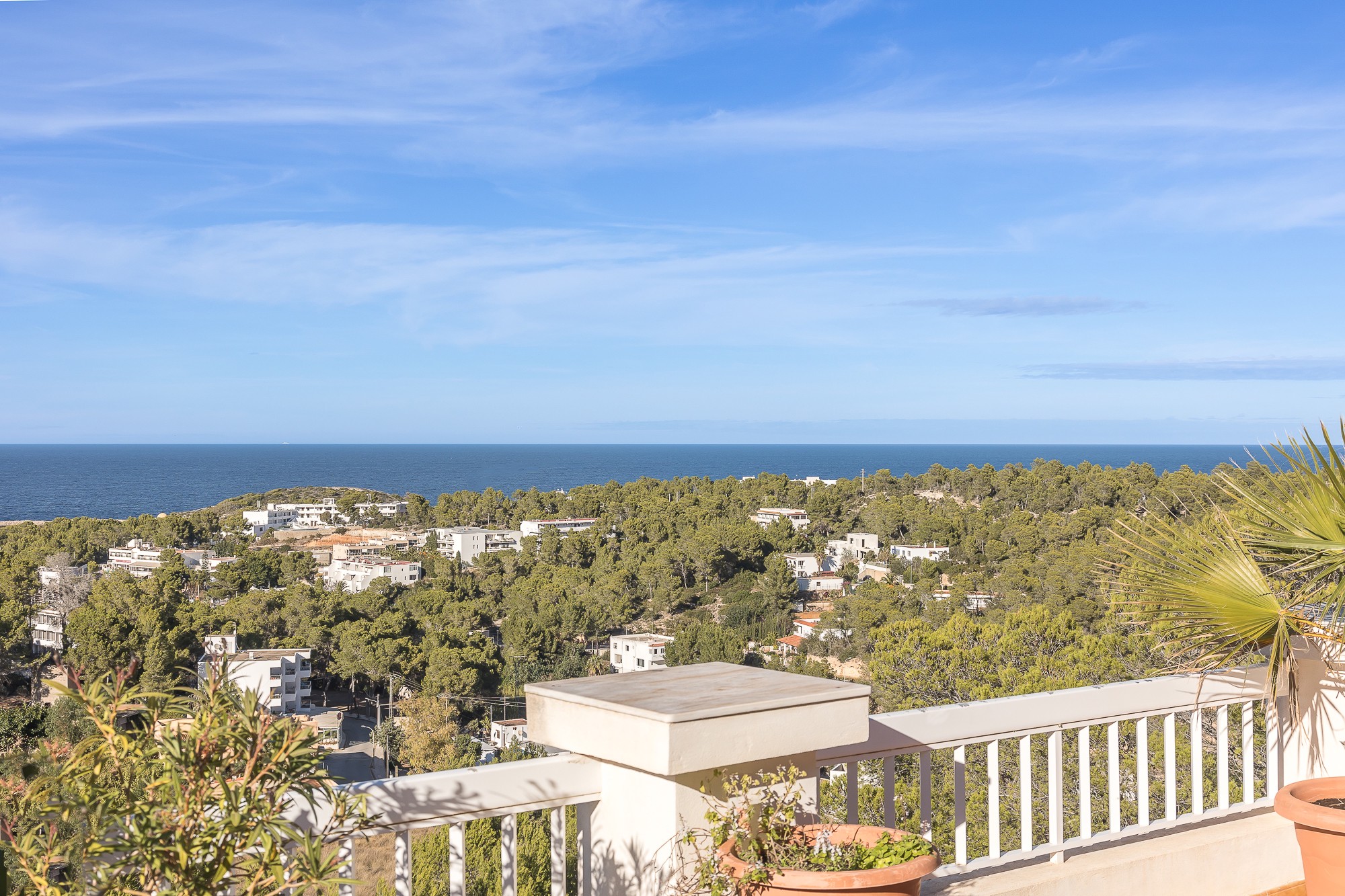 Preciosa casa independiente con vistas despejadas al mar - 16