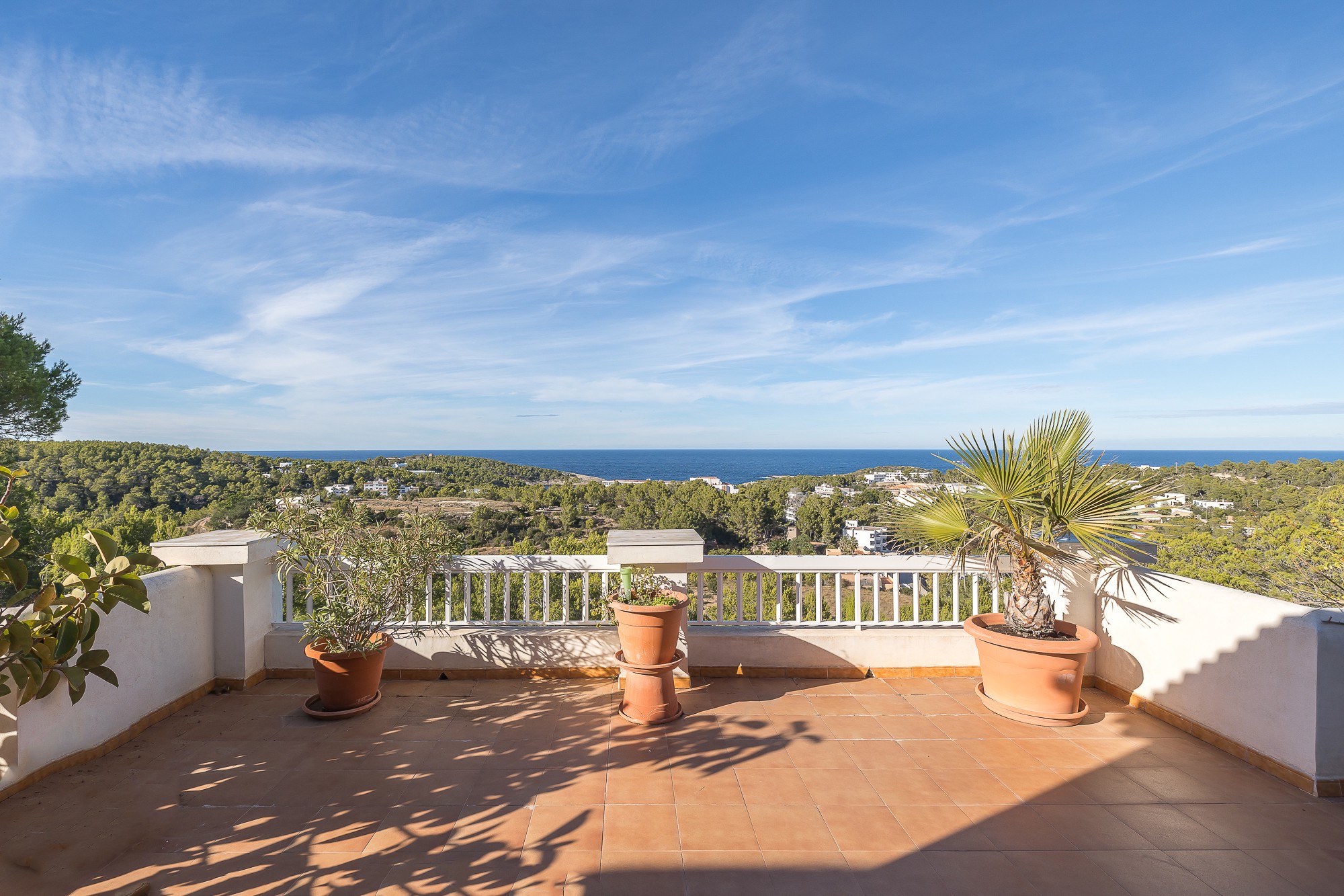 Preciosa casa independiente con vistas despejadas al mar - 9