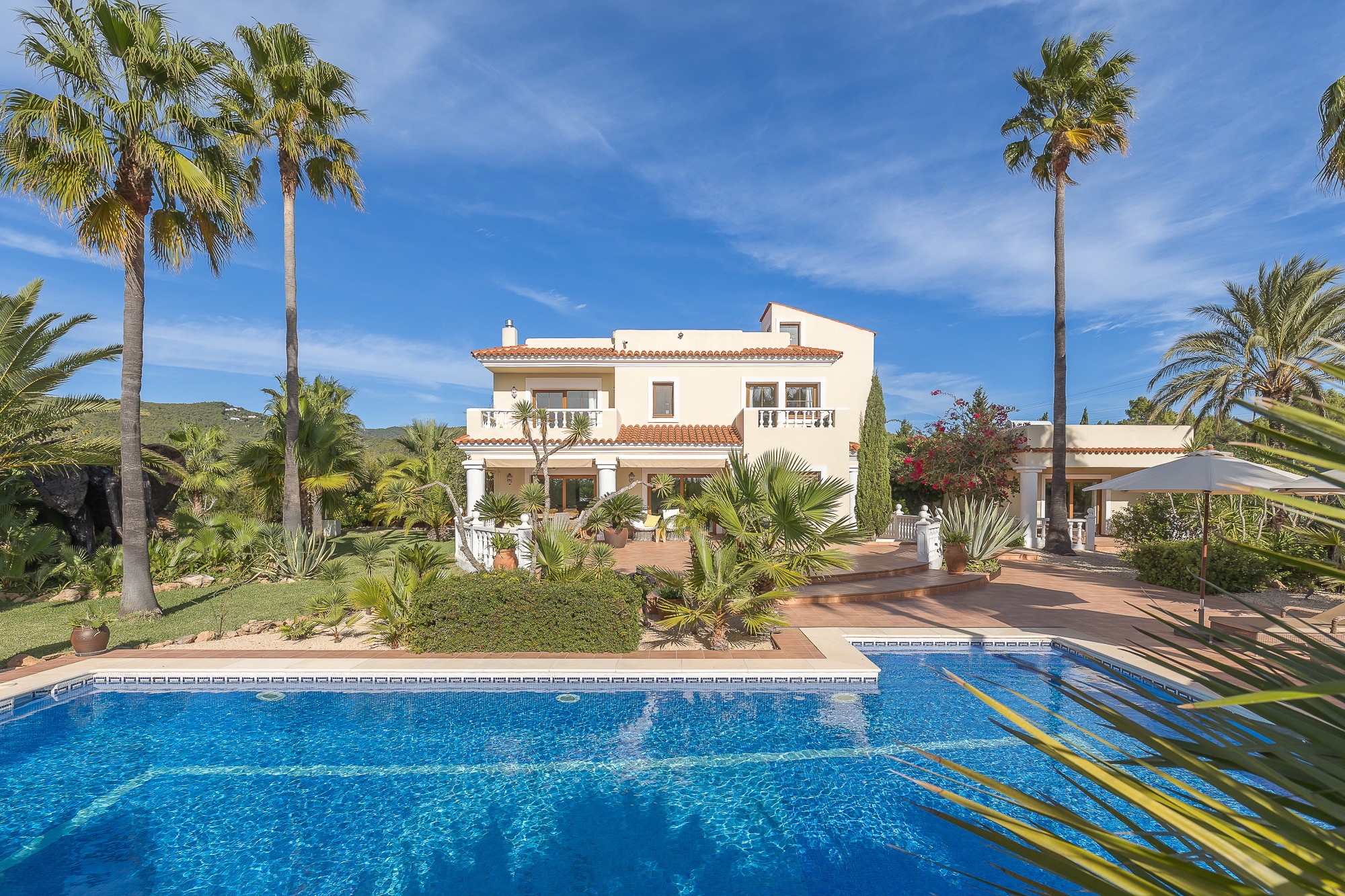 Elegante villa mediterránea en zona tranquila cerca de Ibiza ciudad - 1