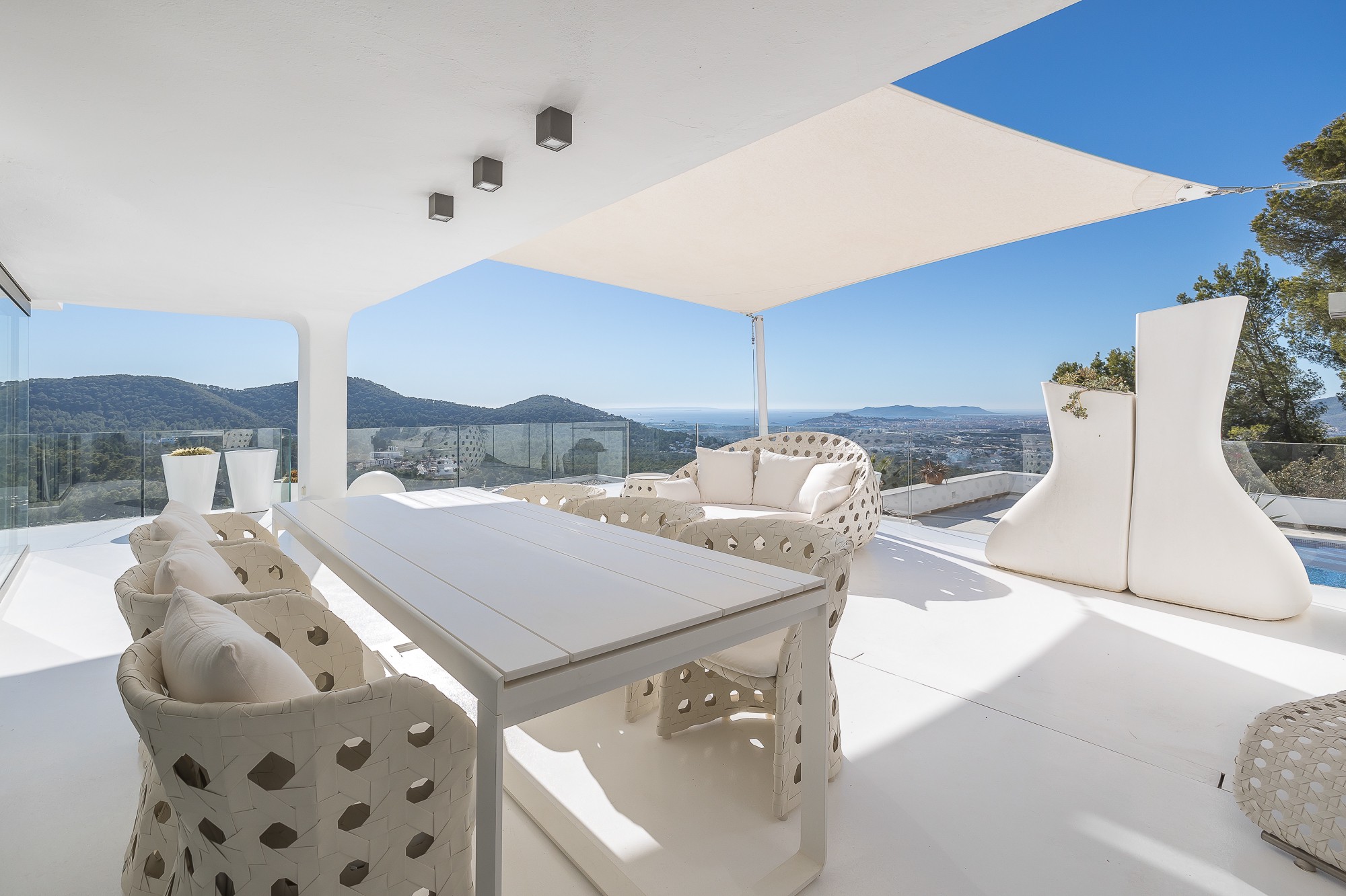 Luxuriöses Penthouse mit atemberaubendem Blick auf Ibiza und das Meer - 2