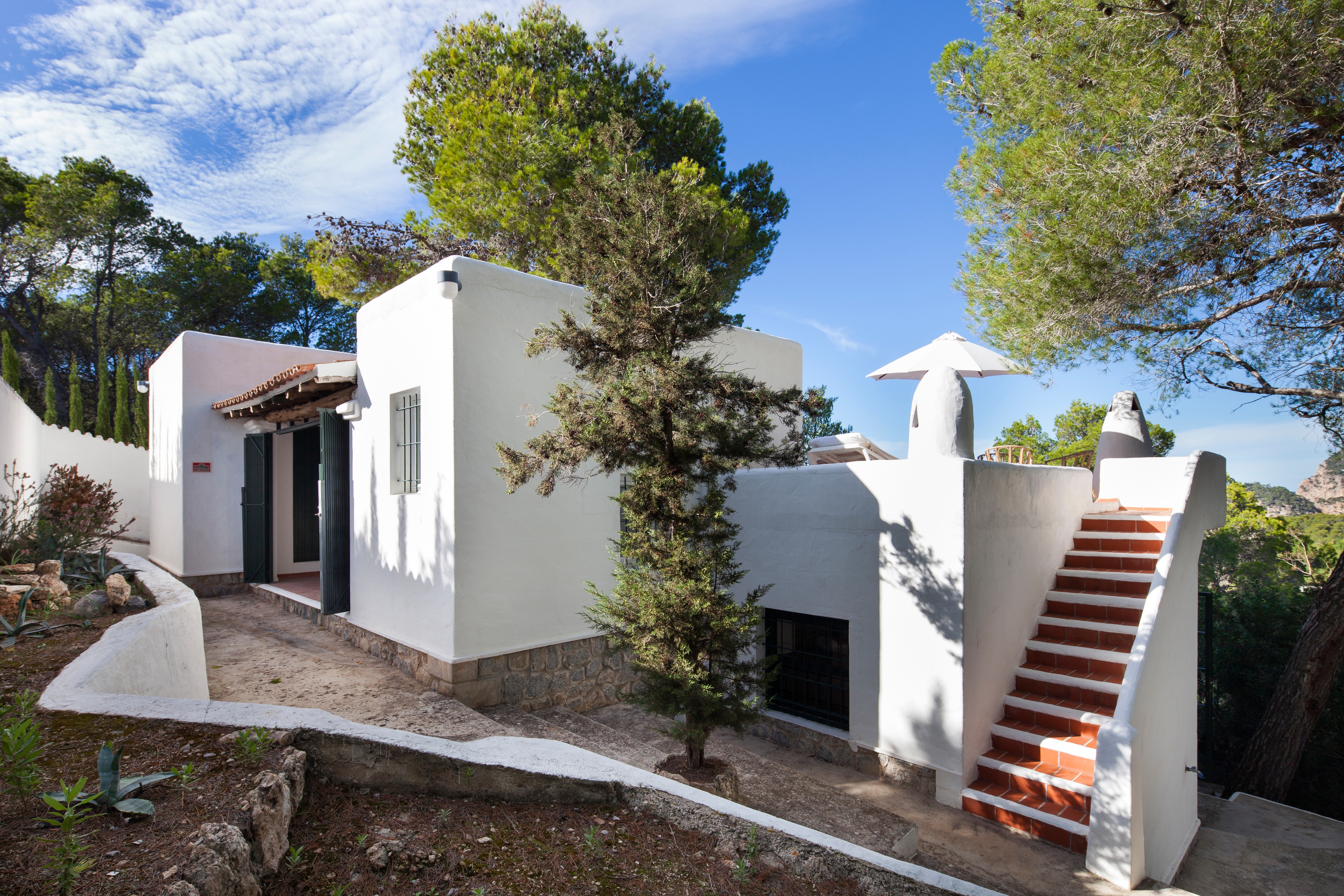 Dos casas de campo en una parcela con vistas al mar - 6