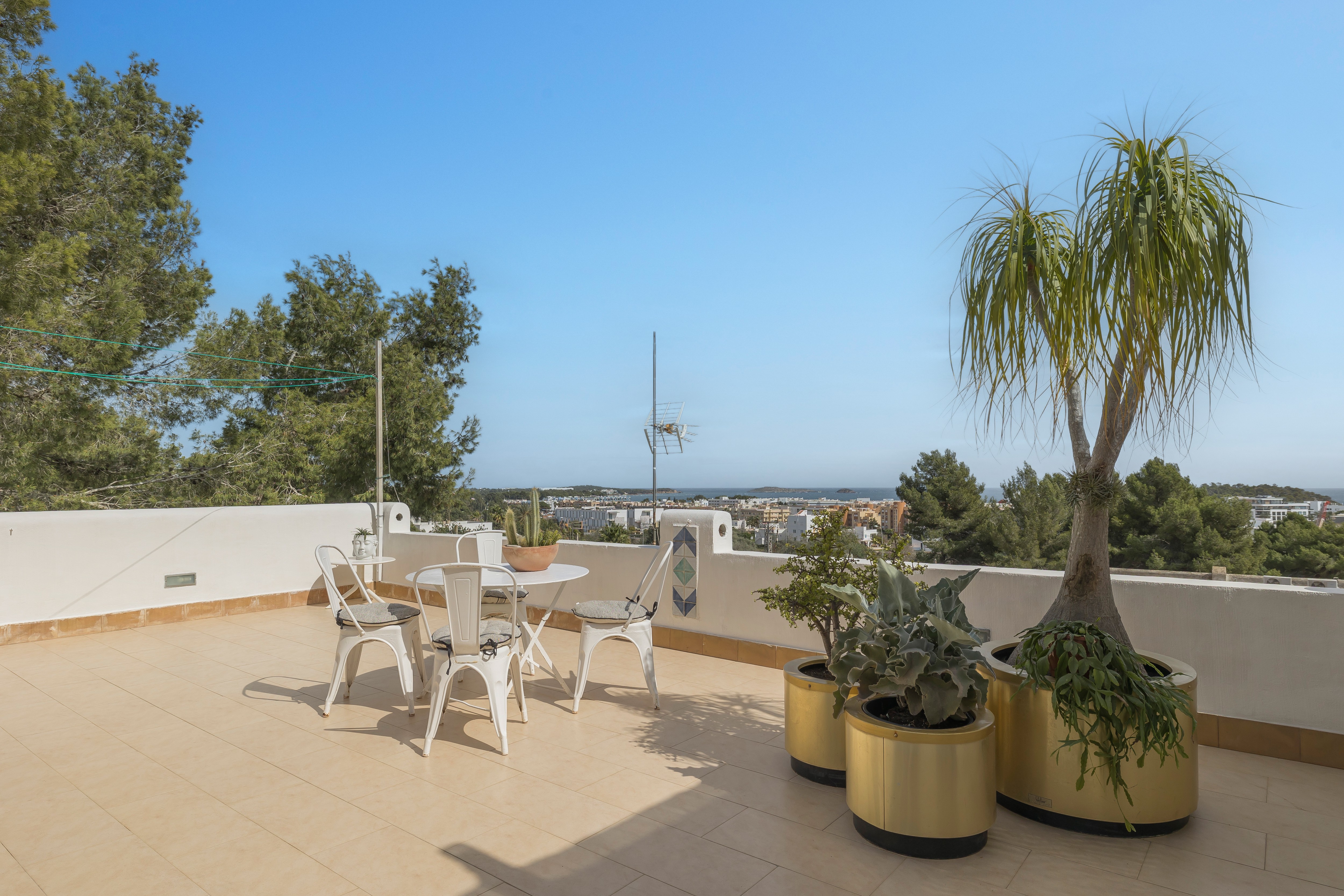 Bright city apartment with panoramic views of Santa Eulalia and the sea - 2