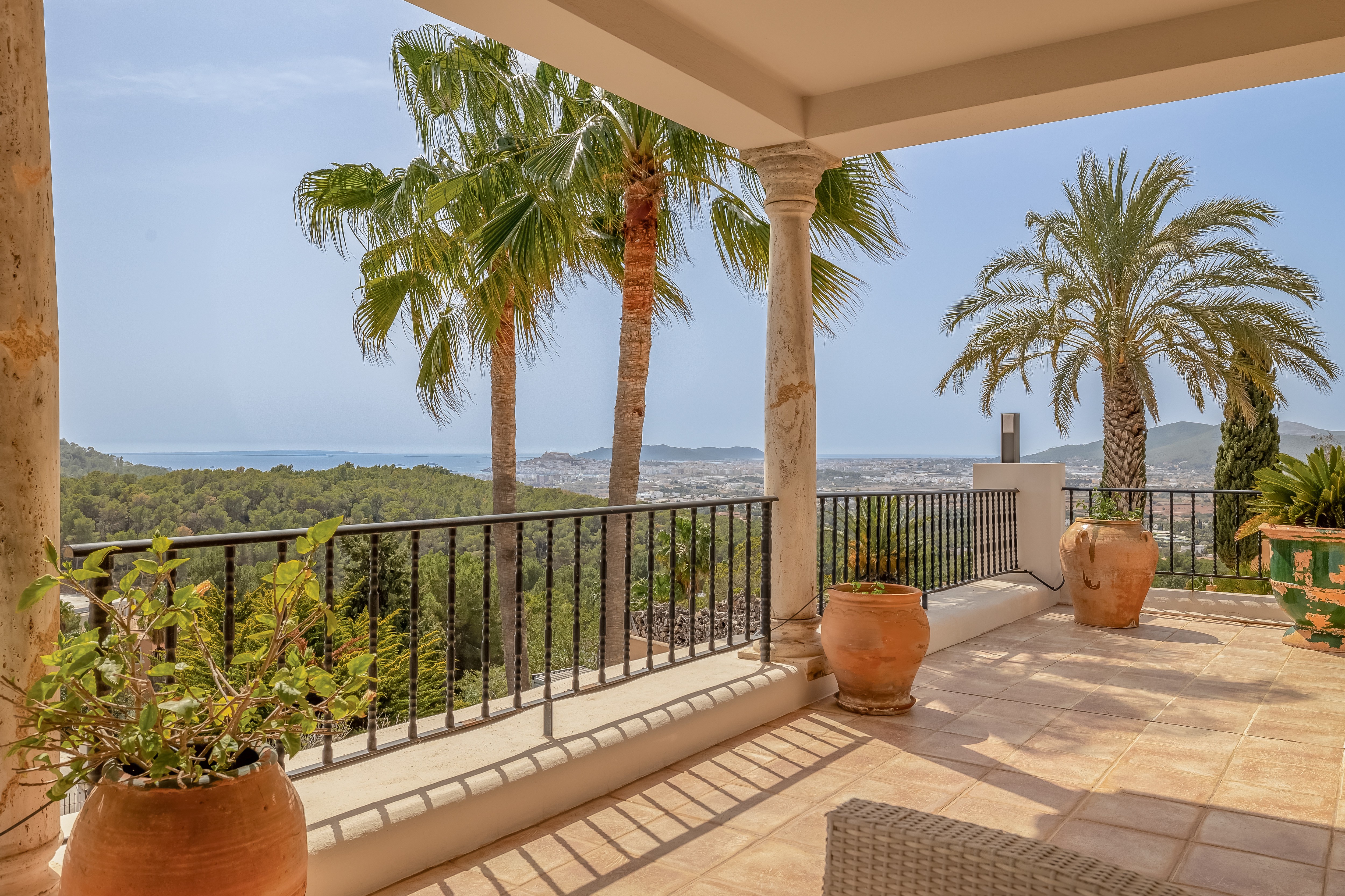 Elegante villa con hermosas vistas al mar en una urbanización - 13