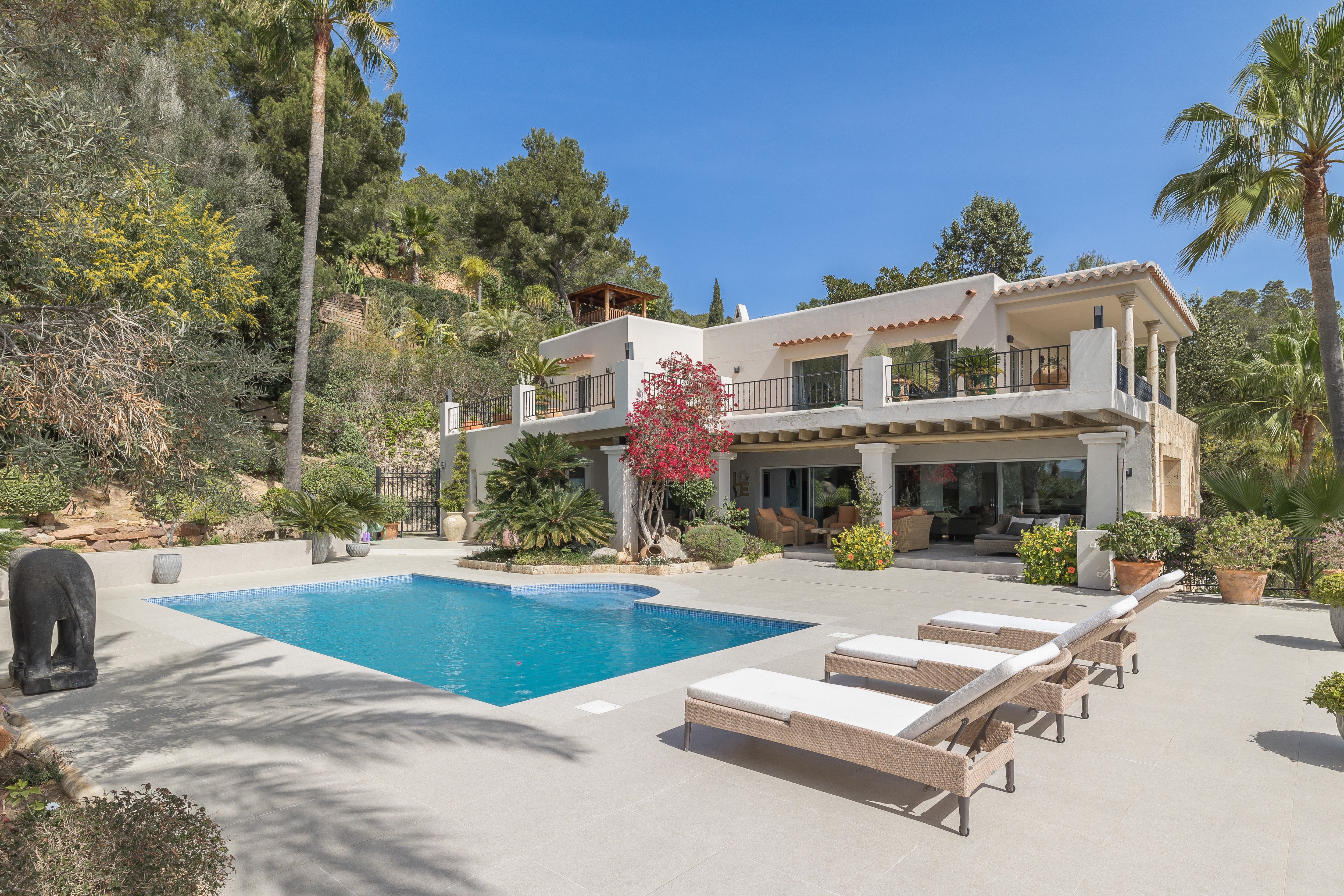 Elegante villa con hermosas vistas al mar en una urbanización - 3