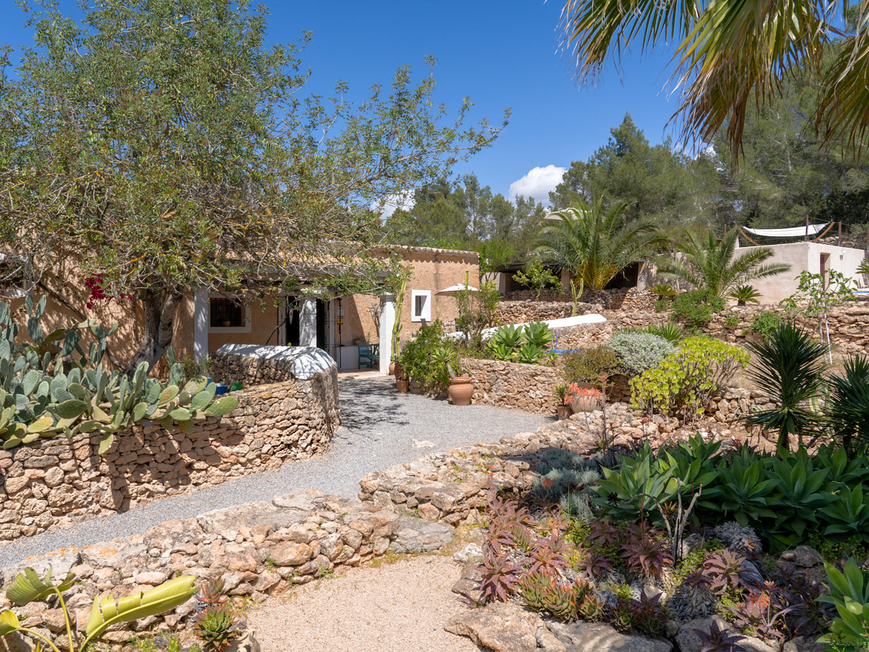 Ibizencan finca with views and dreamy garden - 15