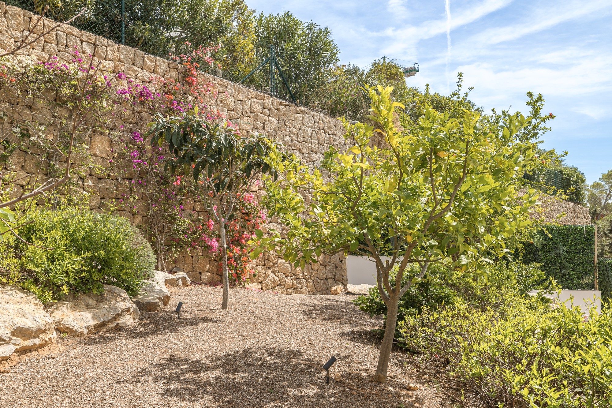 Villa moderna con vistas panorámicas al mar de 180º en Cap Martinet - 35