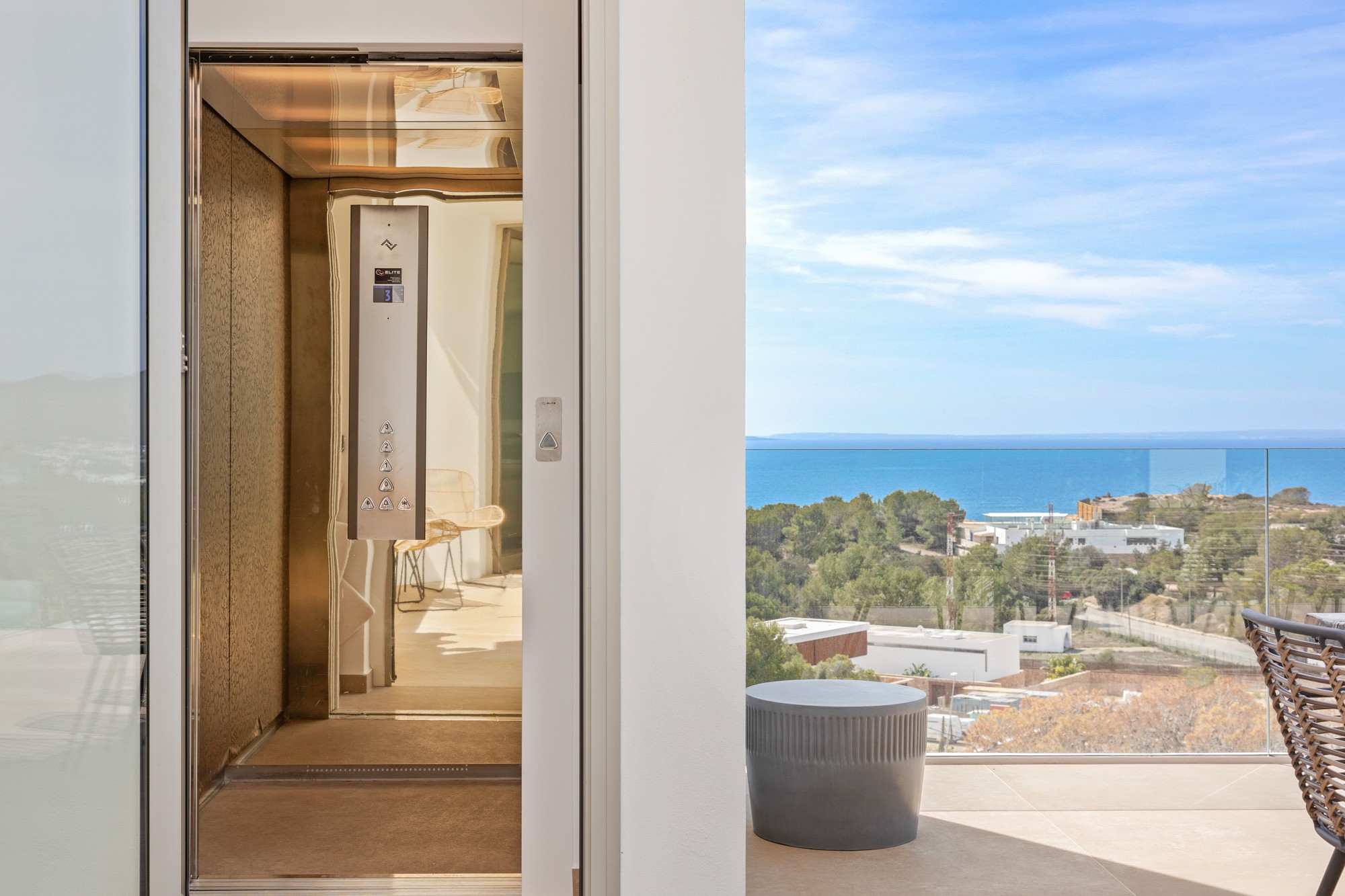 Moderne Villa mit 180º Panoramablick auf das Meer in Cap Martinet - 25