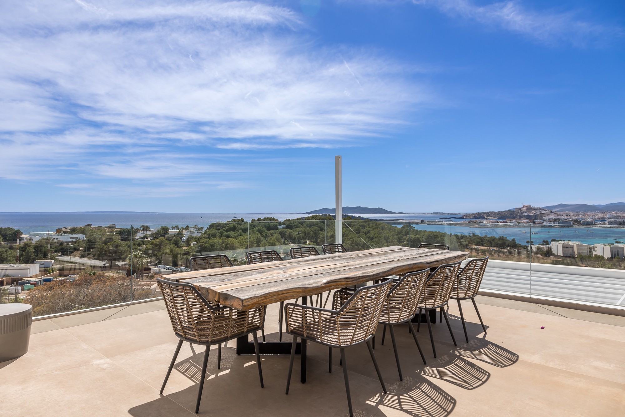 Villa moderna con vistas panorámicas al mar de 180º en Cap Martinet - 28