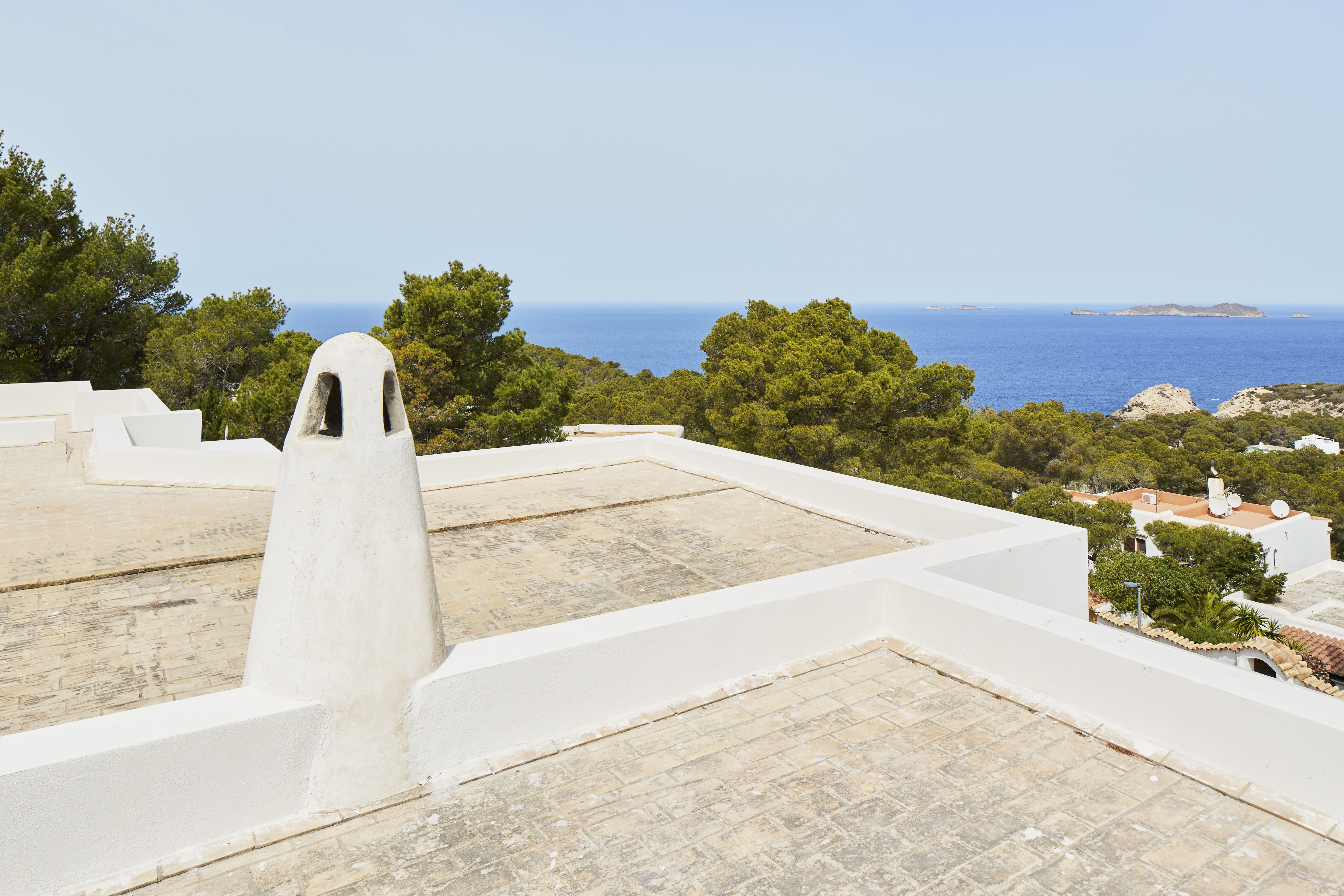 Villa renovada a estrenar con impresionantes vistas al mar - 13