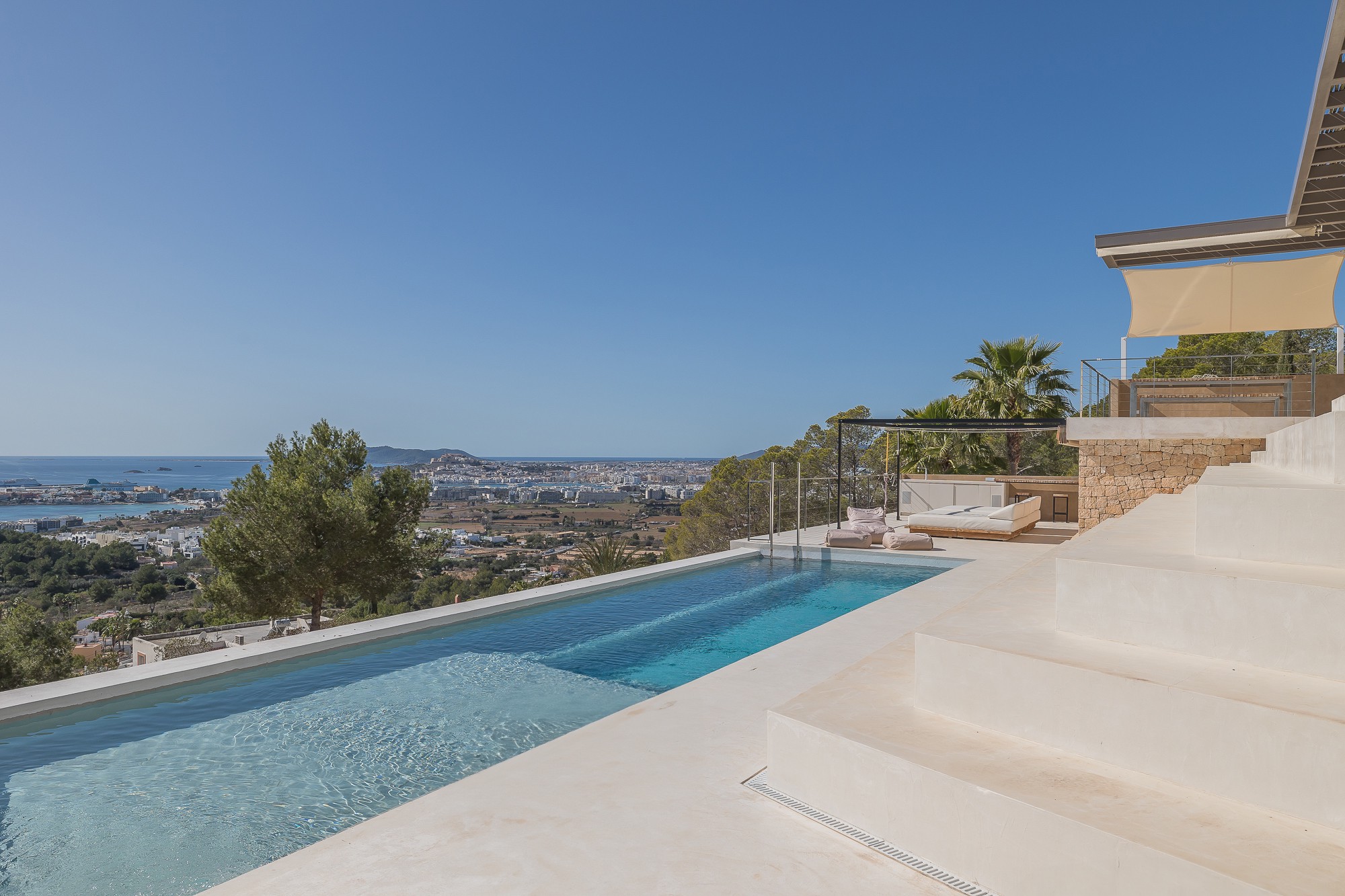 Villa mediterránea con vistas panorámicas al mar en Can Rimbau - 2