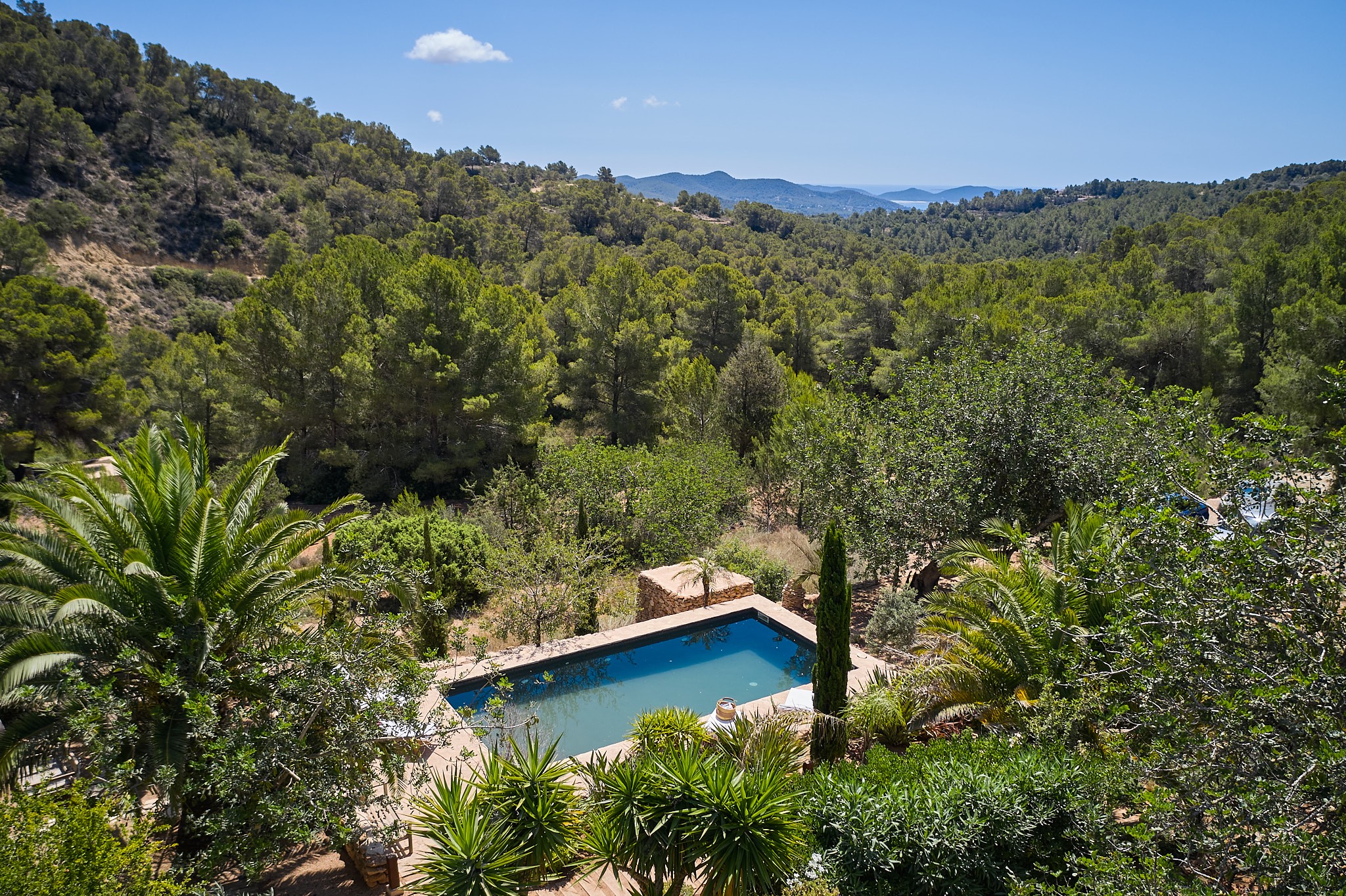 Finca romántica en la naturaleza con vistas panorámicas - 6