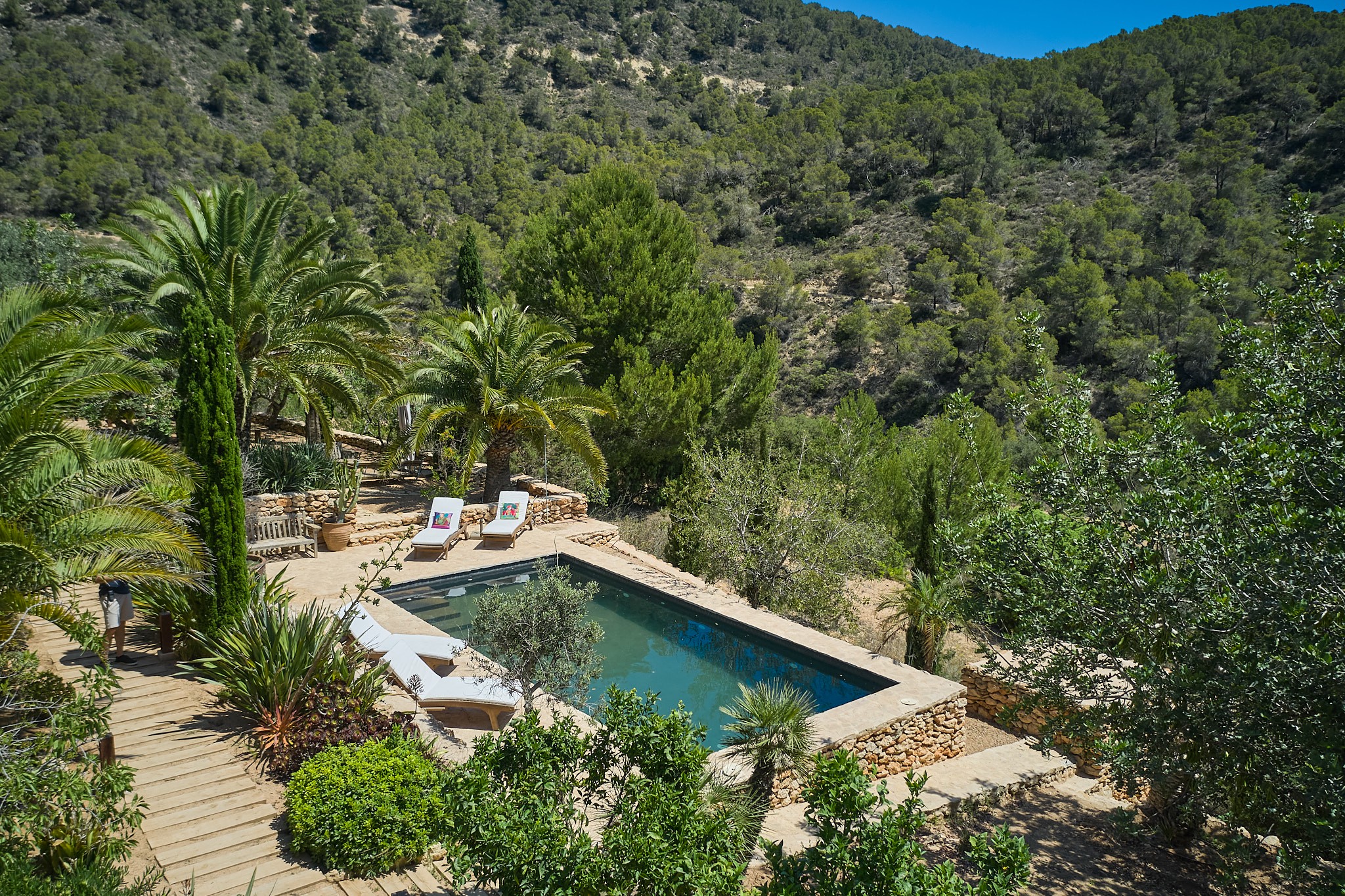 Finca romántica en la naturaleza con vistas panorámicas - 37