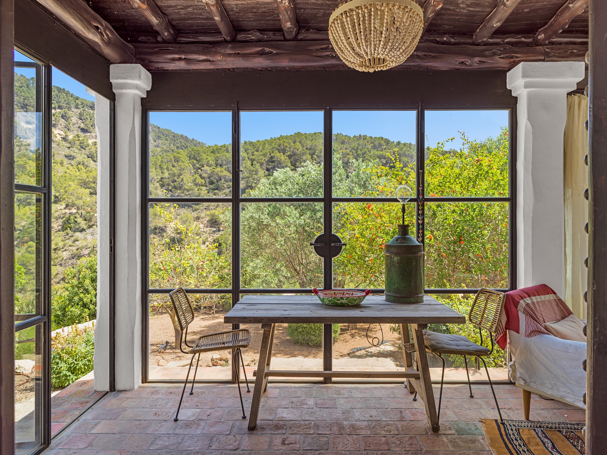 Finca romántica en la naturaleza con vistas panorámicas - 12