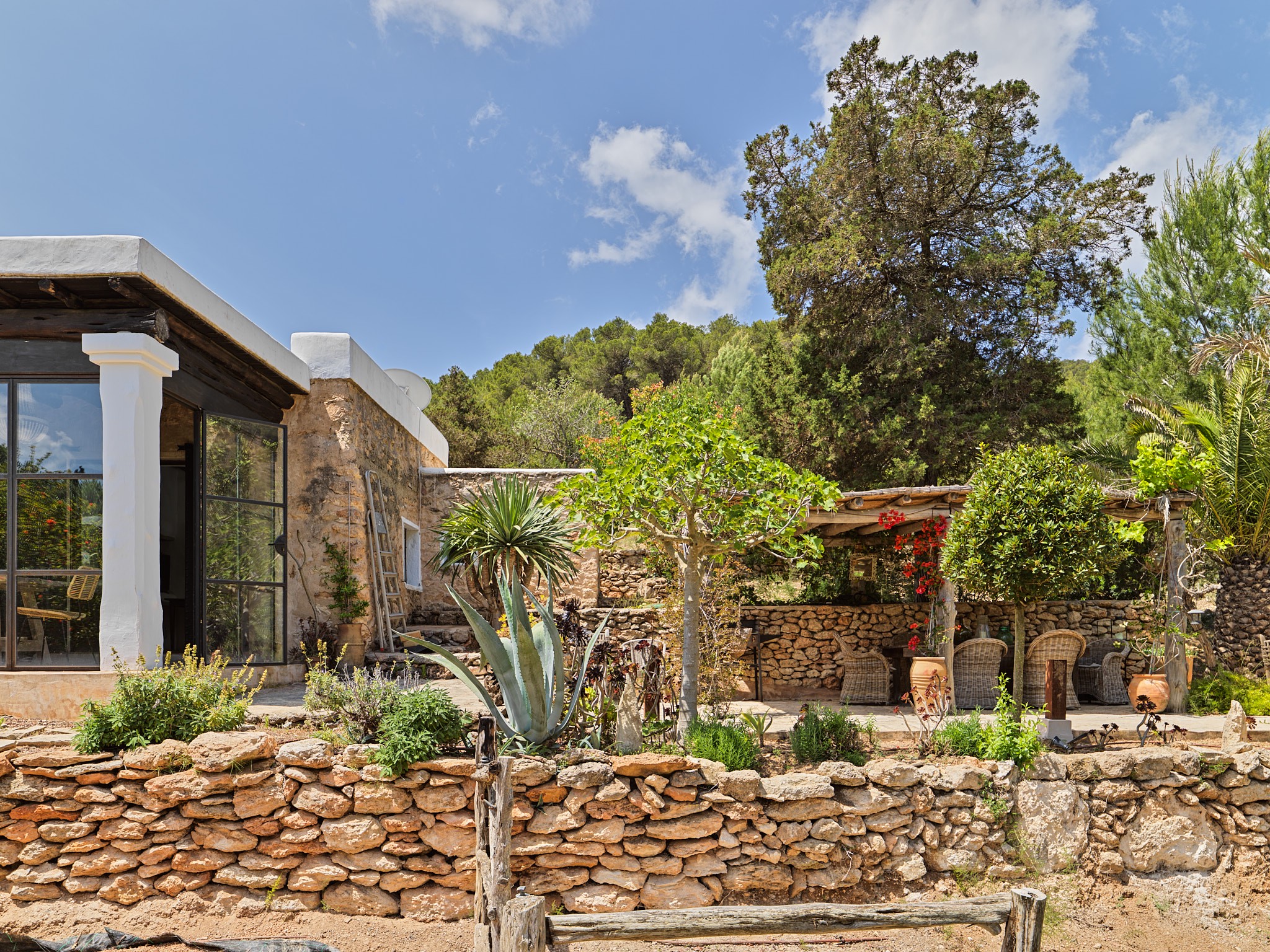 Finca romántica en la naturaleza con vistas panorámicas - 10