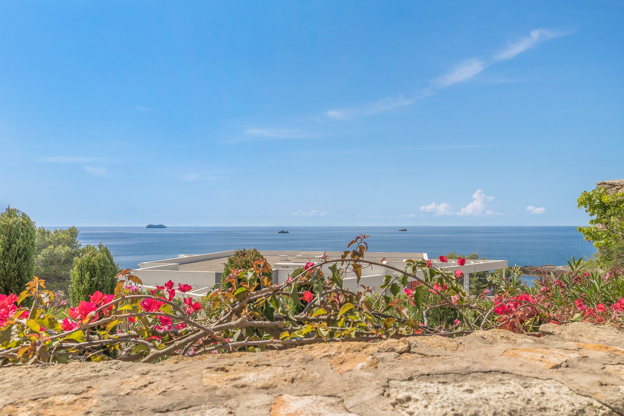 Renovated townhouse located by the sea - 2