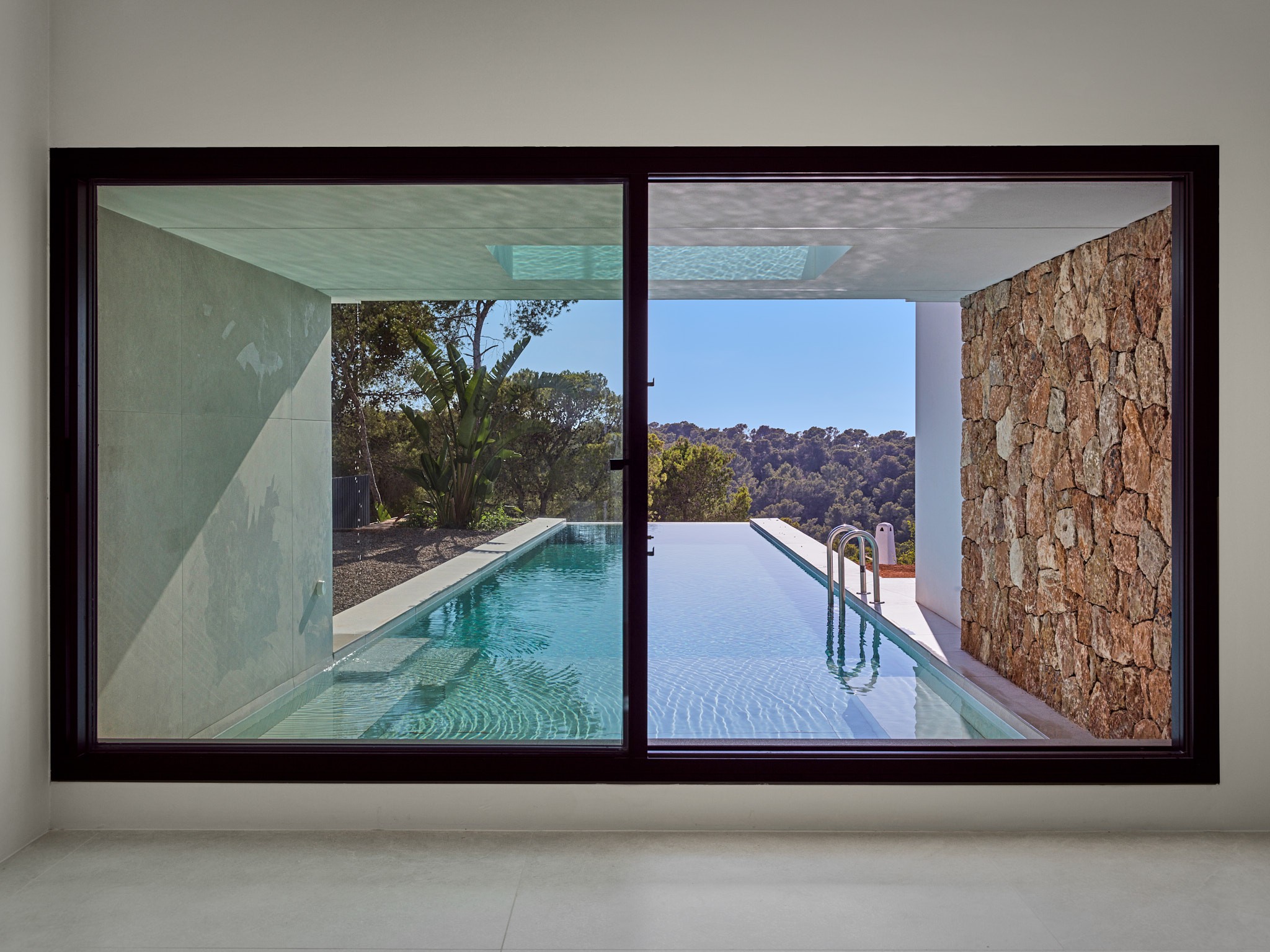 Nueva villa con piscina en cascada y vistas a la puesta de sol - 12